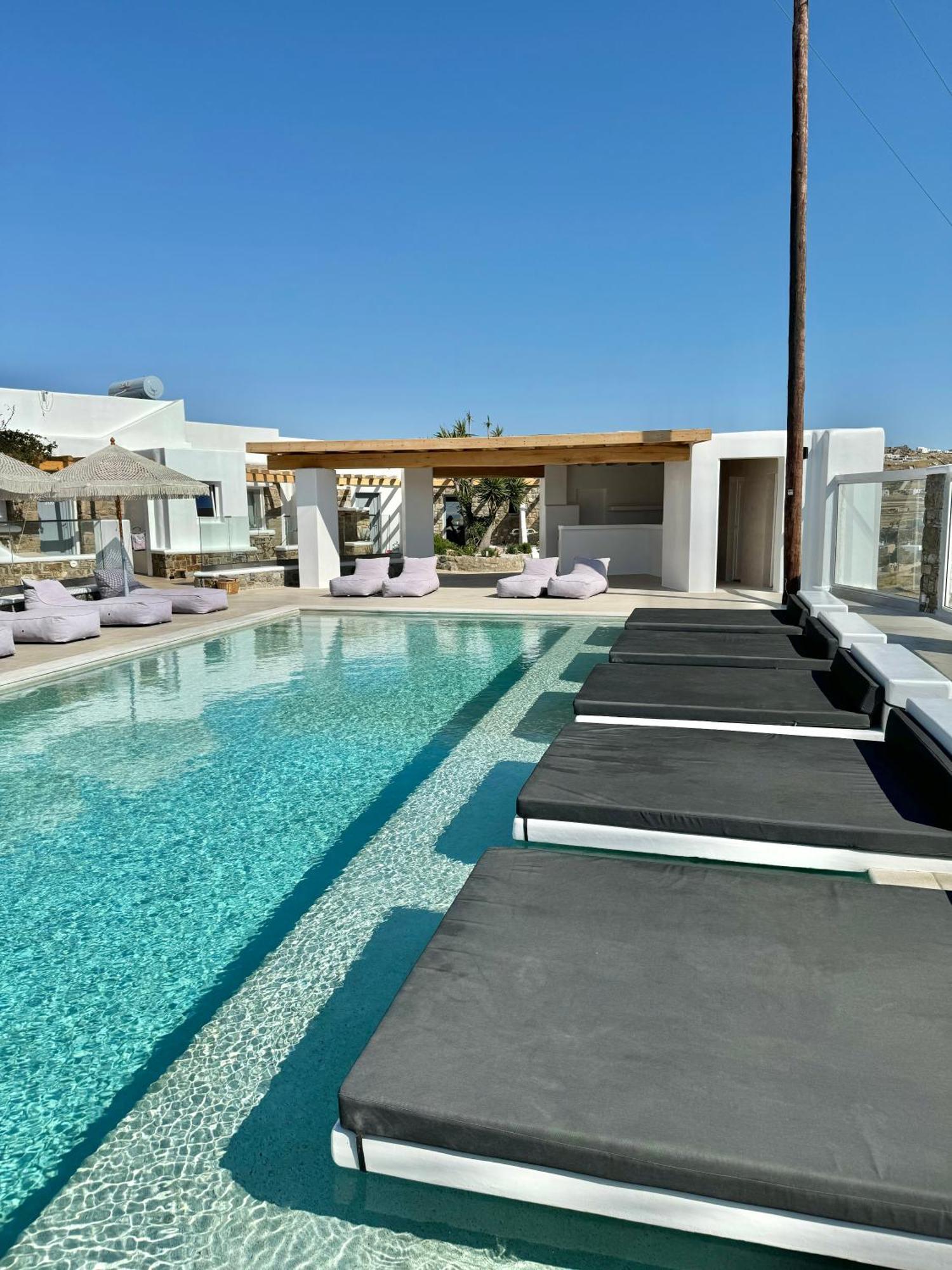Crystal Suites Mykonos Town Bagian luar foto